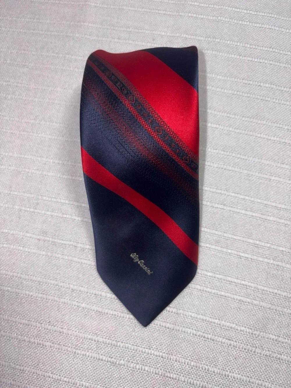 Vintage 70s Oleg Cassini Burma Tie Walter Pye's Striped Navy Red EUC